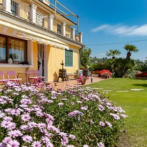 Chez Elle , Imperia Italia